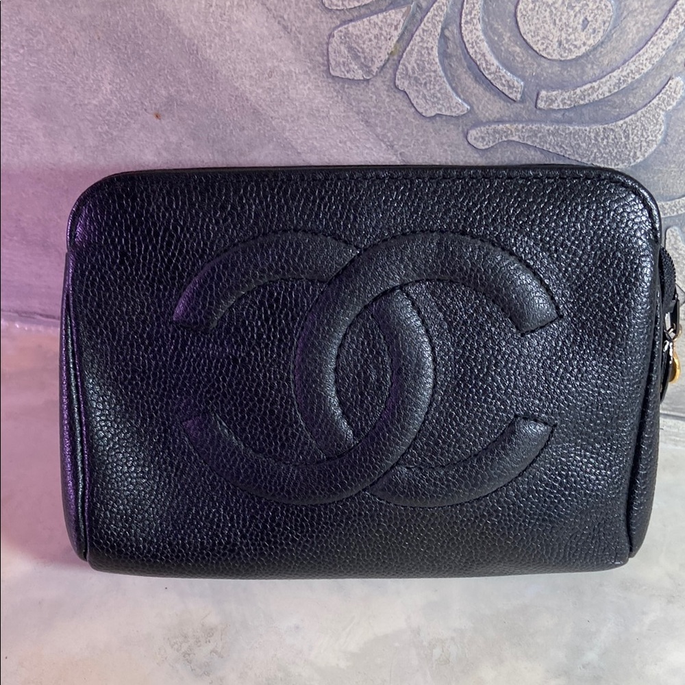 Chanel Black Leather Clutch with Embossed Logo and gold hardware/authenticity - Picture 3 of 6
